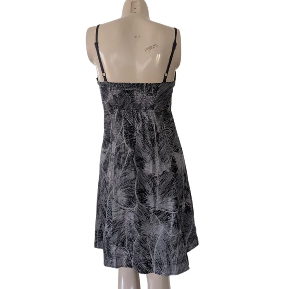 Dynamite Black and White Leaf Print Midi Dress - Picture 2 of 10